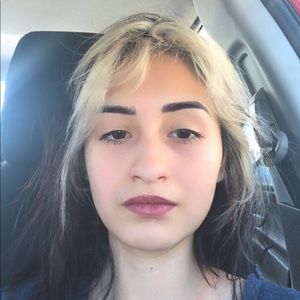 Meet your Posher, Roxanne